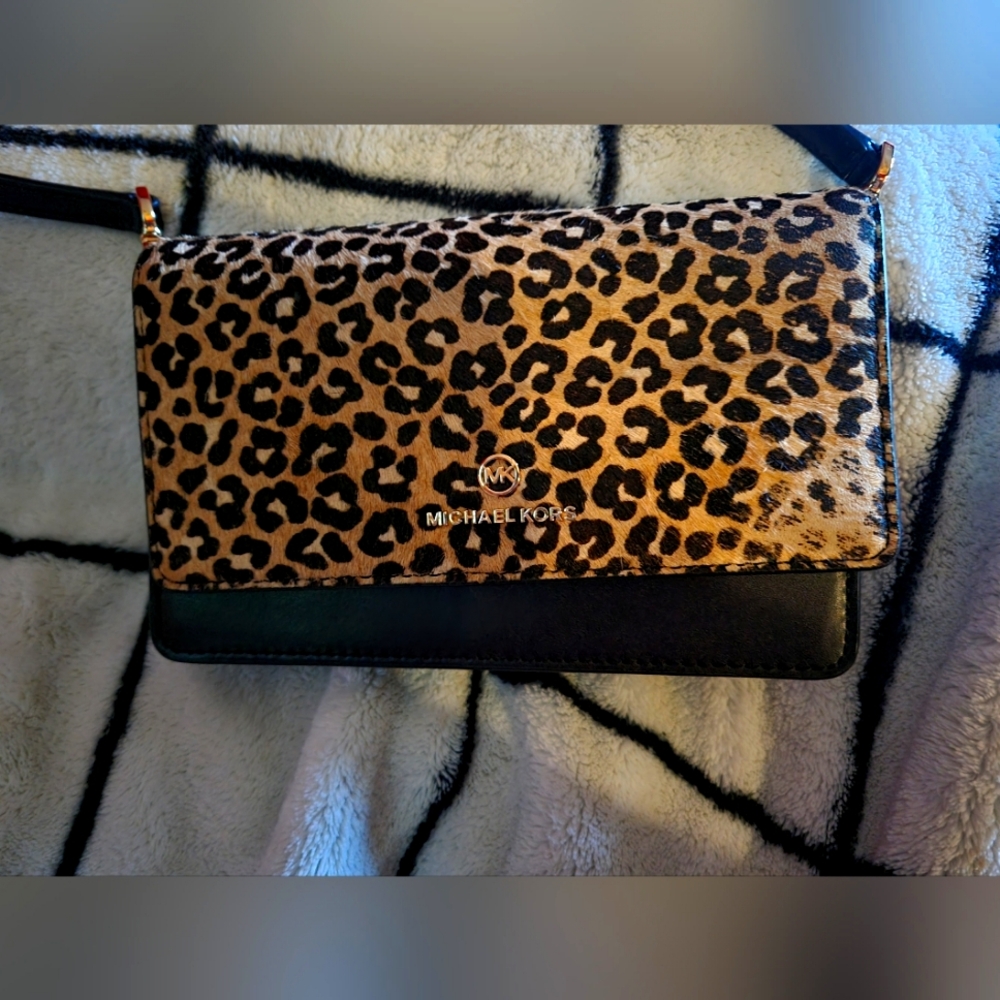 MICHAEL KORS CROSS BODY